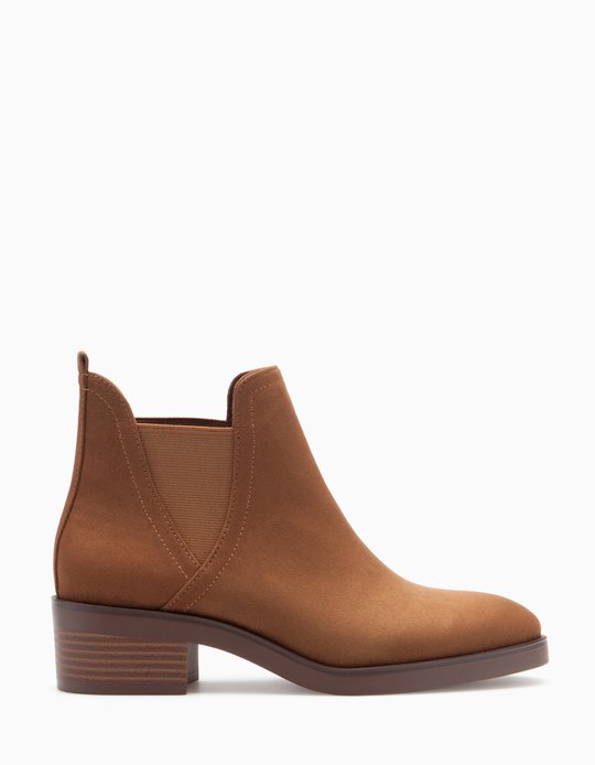 stradivarius boots beige