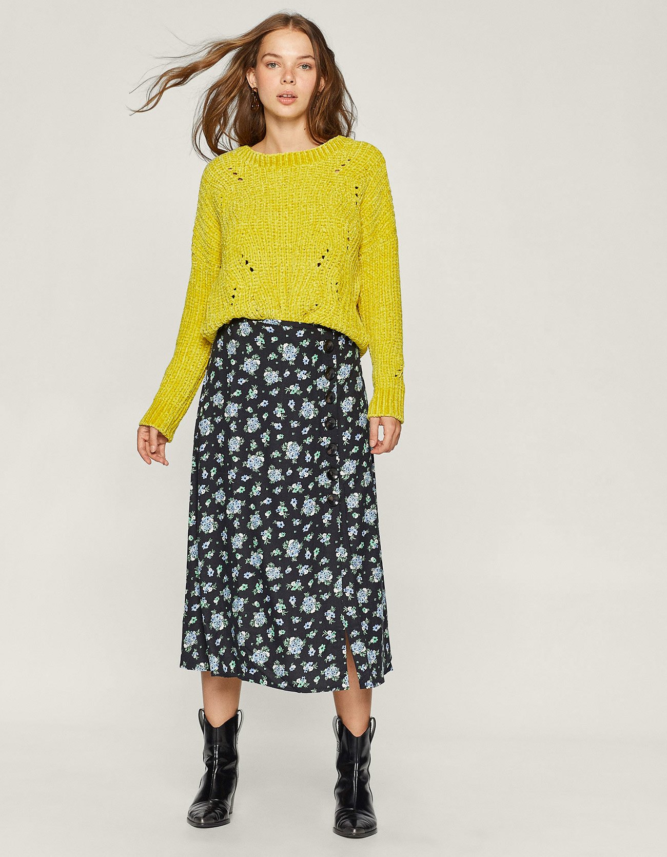 Stradivarius A-line Midi Skirt With Side Buttons at £5.99 | love the brands
