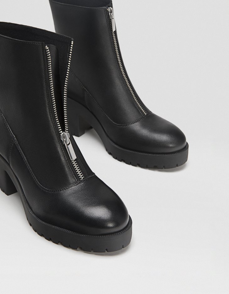Stivaletto stradivarius store