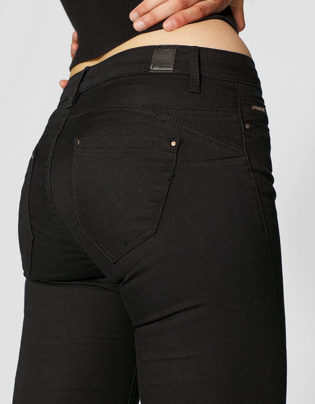 Madamwar: Pantalones Push Up Stradivarius