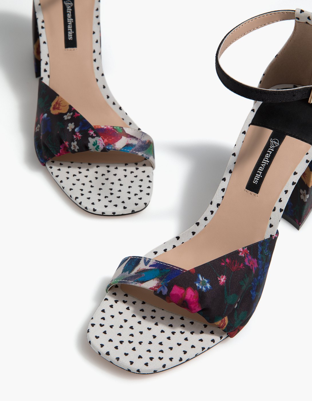 sandalias diferentes