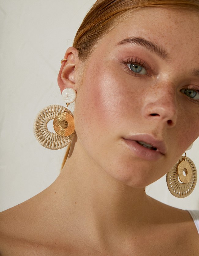 Stradivarius Oorbellen Str Van Naturelkleurig Koord Dames Ecru stradivarius kopen in de aanbieding