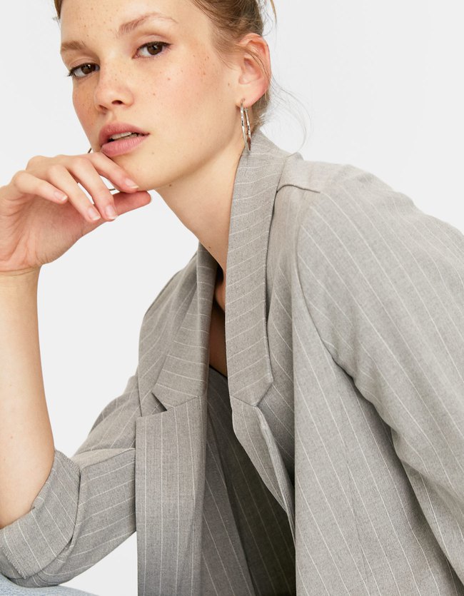 Stradivarius Fluid Streepjesblazer Dames Grijs Melange stradivarius kopen in de aanbieding Stradivarius Fluid Streepjesblazer Dames Grijs Melange stradivarius kopen in de aanbieding