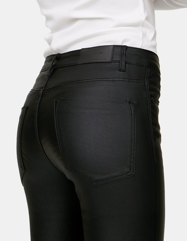 Stradivarius Gecoate Broek Met Hoge Taille Dames Zwart 36 stradivarius kopen in de aanbieding Stradivarius Gecoate Broek Met Hoge Taille Dames Zwart 36 stradivarius kopen in de aanbieding