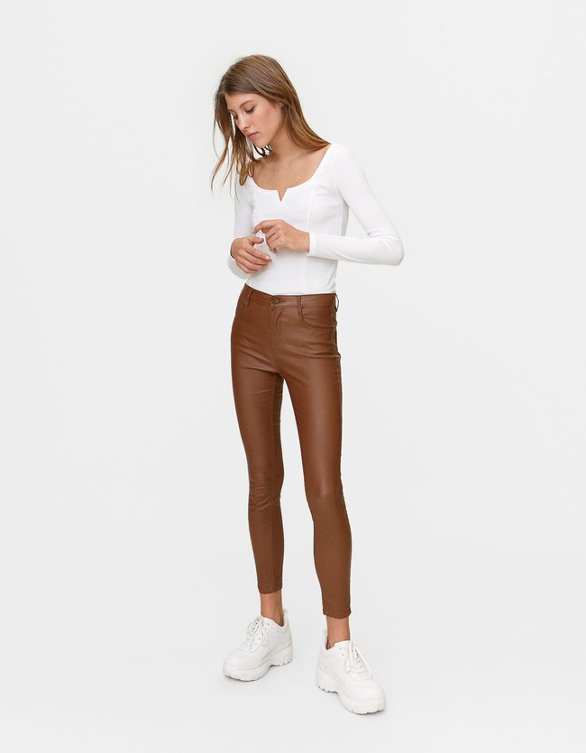 Stradivarius Gecoate Broek Met Hoge Taille Dames Karamel 36 stradivarius kopen in de aanbieding Stradivarius Gecoate Broek Met Hoge Taille Dames Karamel 36 stradivarius kopen in de aanbieding