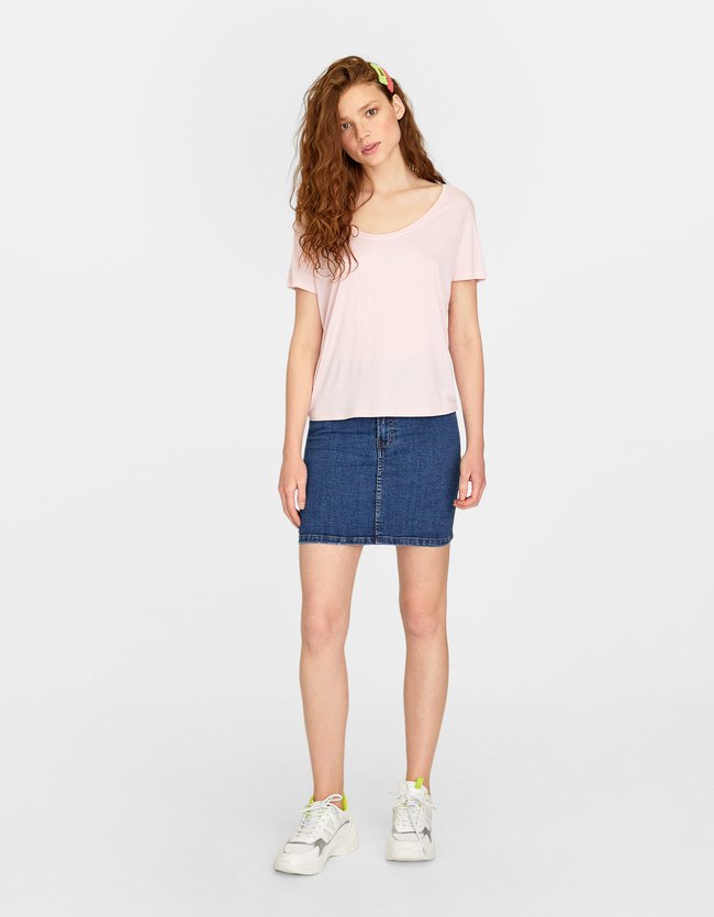 Stradivarius T Shirt Met Ronde Hals Dames Pastelroze stradivarius kopen in de aanbieding