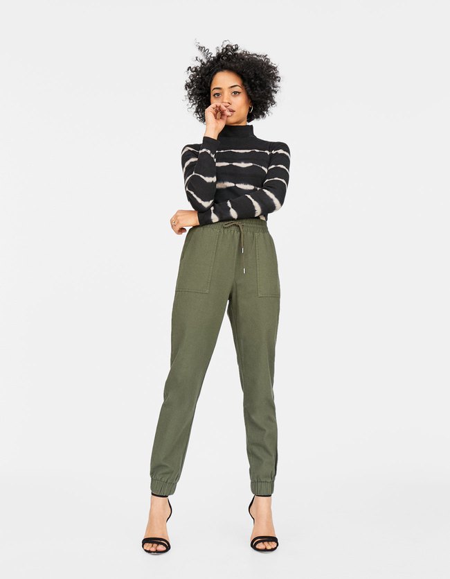 Stradivarius Joggingbroek Met Koord Dames Kaki Xs stradivarius kopen in de aanbieding Stradivarius Joggingbroek Met Koord Dames Kaki Xs stradivarius kopen in de aanbieding
