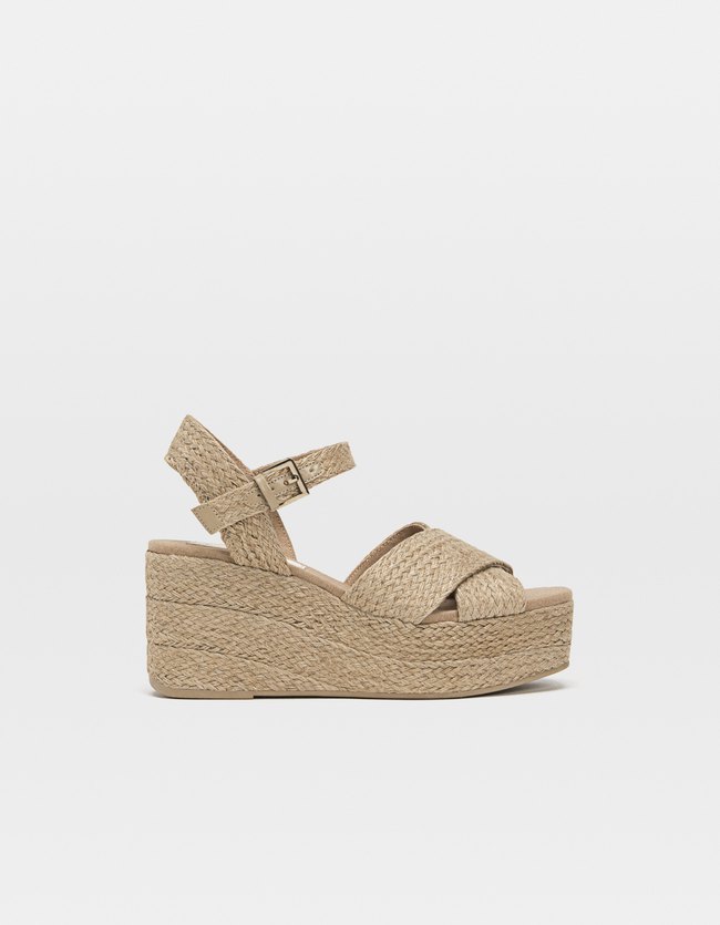 Stradivarius Naturel Gevlochten Sleehak Dames 35 stradivarius kopen in de aanbieding Stradivarius Naturel Gevlochten Sleehak Dames 35 stradivarius kopen in de aanbieding