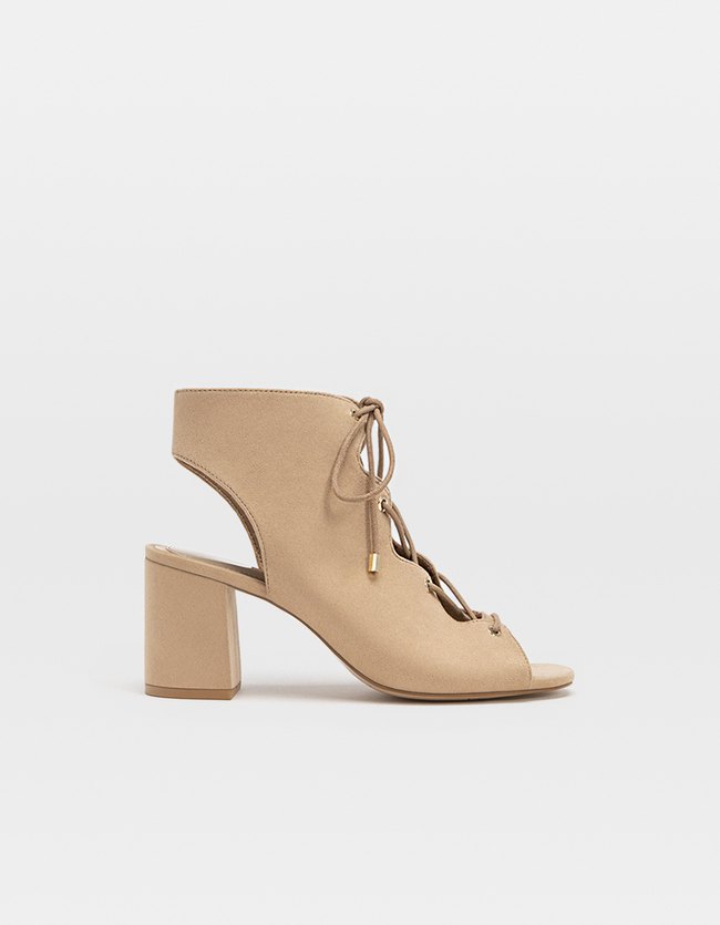 Stradivarius Open Enkellaarsje Met Veters Dames Zand 37 stradivarius kopen in de aanbieding