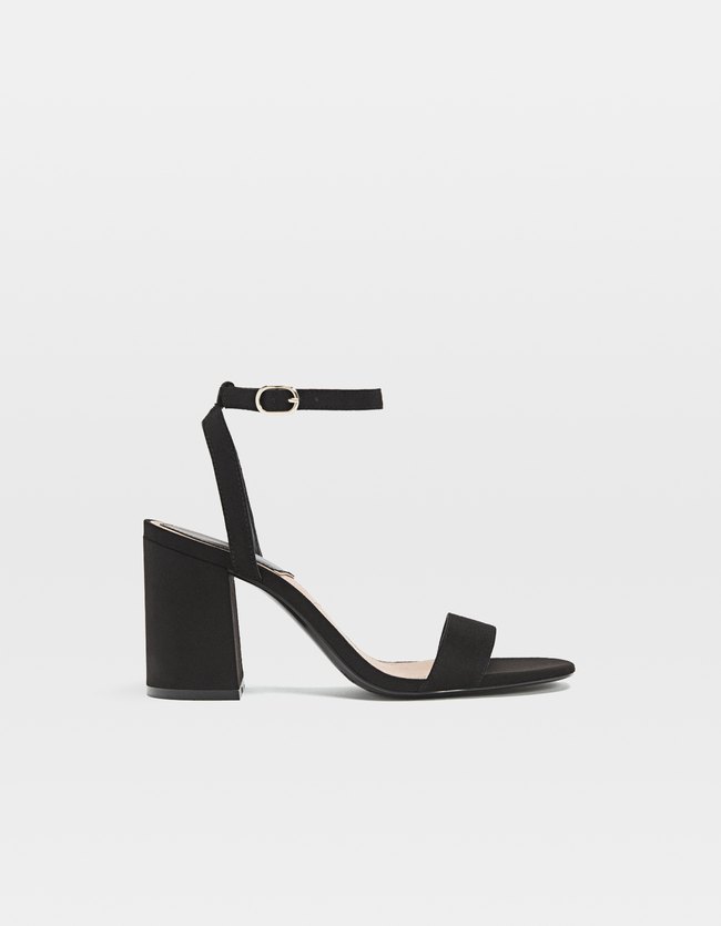 Stradivarius Zwarte Sandaal Met Hak Dames Zwart 35 stradivarius kopen in de aanbieding Stradivarius Zwarte Sandaal Met Hak Dames Zwart 35 stradivarius kopen in de aanbieding