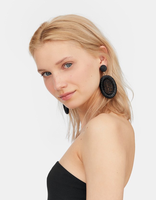 Stradivarius Grote Raffia Oorbellen Dames Zwart stradivarius kopen in de aanbieding Stradivarius Grote Raffia Oorbellen Dames Zwart stradivarius kopen in de aanbieding