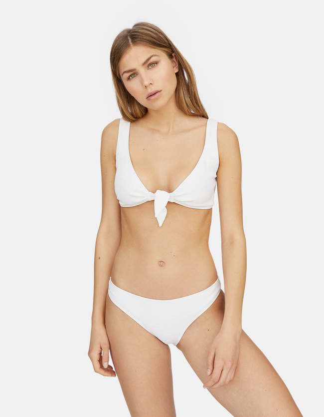 Stradivarius Bikinitop Geknoopt Aan De Voorkant Dames Wit stradivarius kopen in de aanbieding