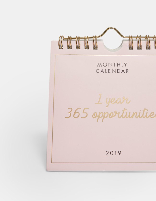 Stradivarius Jaarkalender Tafelmodel Dames Poederroze 103 stradivarius kopen in de aanbieding