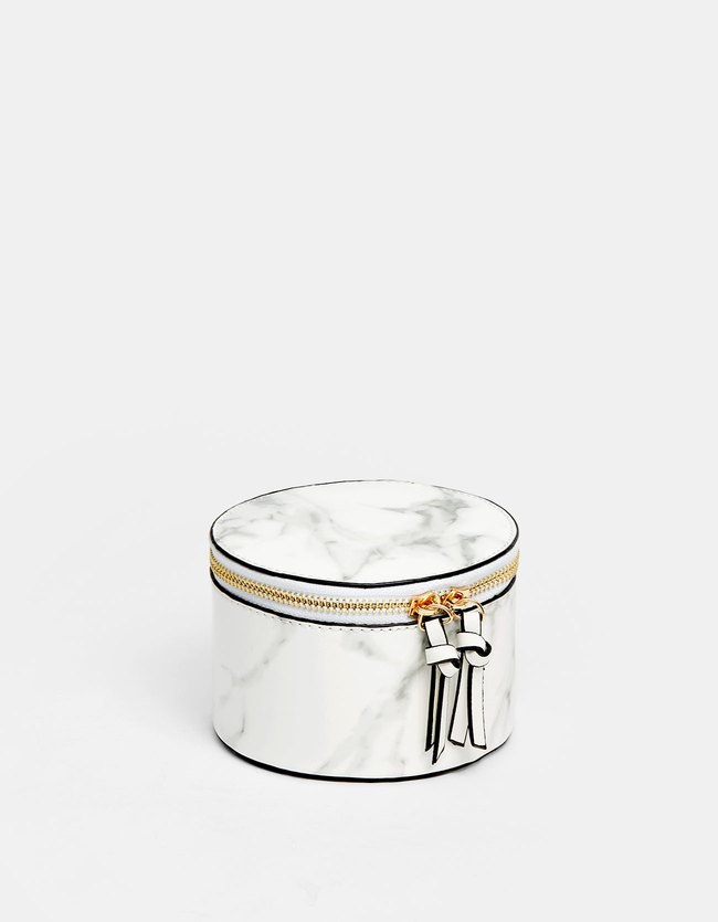 Stradivarius Sieradentasje In Marmerlook Dames Wit 103 stradivarius kopen in de aanbieding