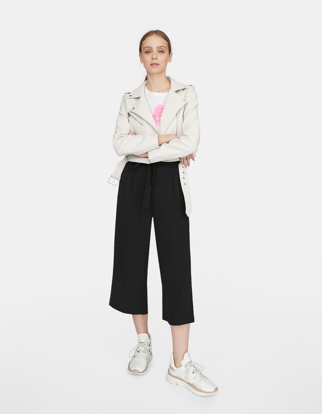 Stradivarius Ruimvallende Culotte Dames Zwart Xs stradivarius kopen in de aanbieding Stradivarius Ruimvallende Culotte Dames Zwart Xs stradivarius kopen in de aanbieding