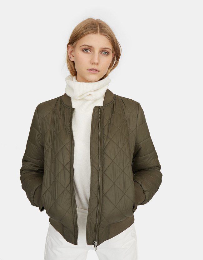 Stradivarius Gewatteerde Bomber Met Elastische Boorden Metalen Ritssluiting Middenvoor Steekzakken Dames Kaki Xs stradivarius kopen in de aanbieding Stradivarius Gewatteerde Bomber Met Elastische Boorden Metalen Ritssluiting Middenvoor Steekzakken Dames Kaki Xs stradivarius kopen in de aanbieding