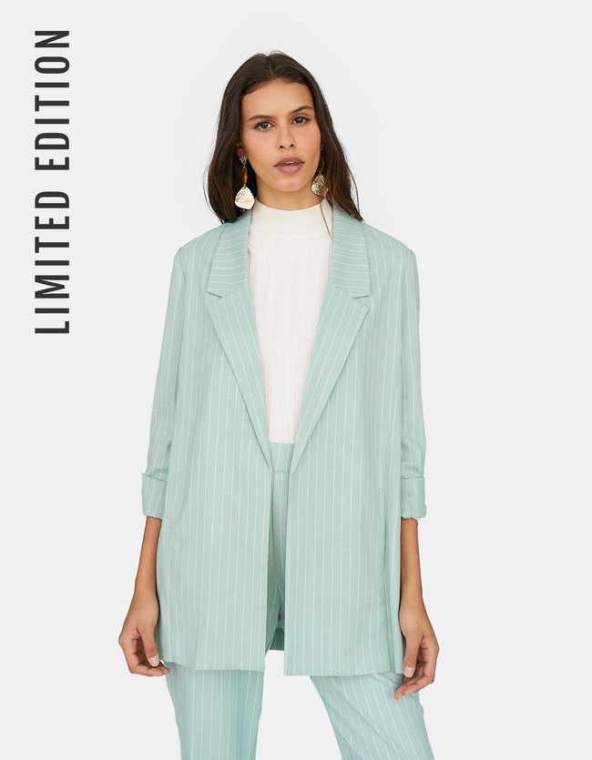 Stradivarius Soepelvallende Blazer Limited Edition Dames Pastelgroen Xs stradivarius kopen in de aanbieding Stradivarius Soepelvallende Blazer Limited Edition Dames Pastelgroen Xs stradivarius kopen in de aanbieding