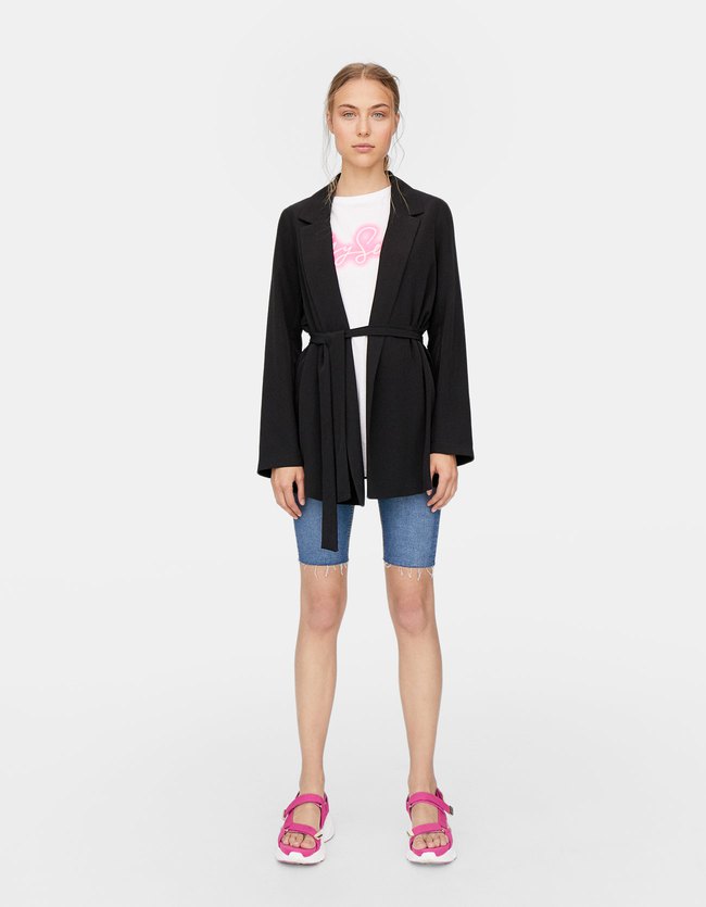 Stradivarius Ruime Soepelvallende Blazer Met Riem Dames Zwart stradivarius kopen in de aanbieding