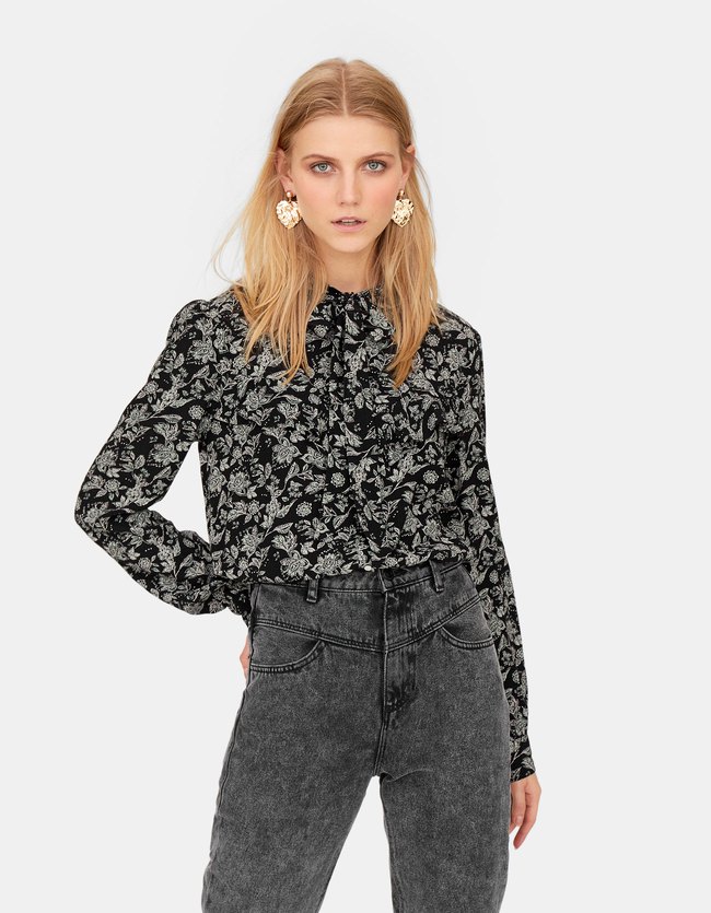 Stradivarius Printblouse Met Strik Dames Zwart stradivarius kopen in de aanbieding