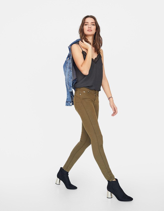 Stradivarius Push Up Stretchbroek Dames Kaki 36 stradivarius kopen in de aanbieding