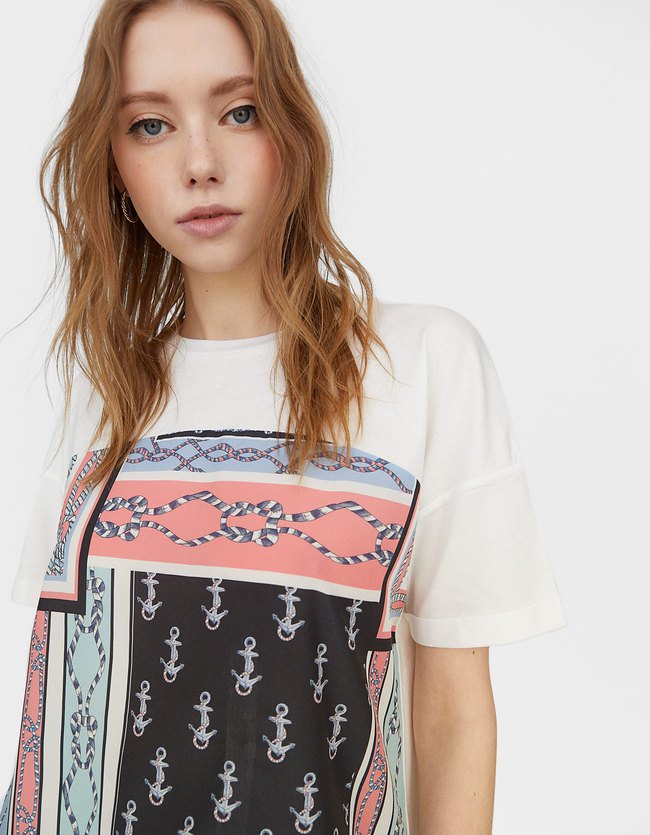 Stradivarius T Shirt In Twee Materialen Met Print Dames Ecru stradivarius kopen in de aanbieding