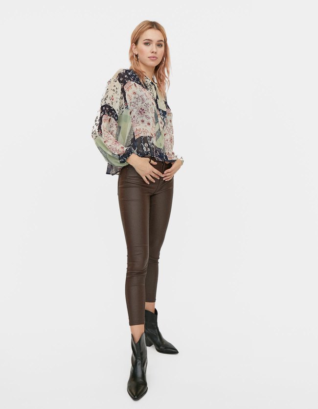 Stradivarius Gecoate Broek Met Hoge Taille Dames Bruin 40 stradivarius kopen in de aanbieding Stradivarius Gecoate Broek Met Hoge Taille Dames Bruin 40 stradivarius kopen in de aanbieding