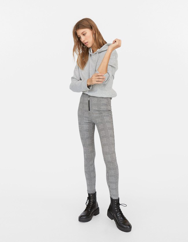 Stradivarius Jacquard Legging Met Drukknoop Dames Ecru 36 stradivarius kopen in de aanbieding