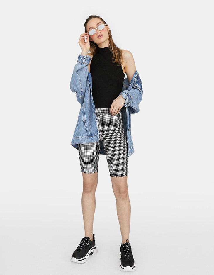 casual outfits with biker shorts
