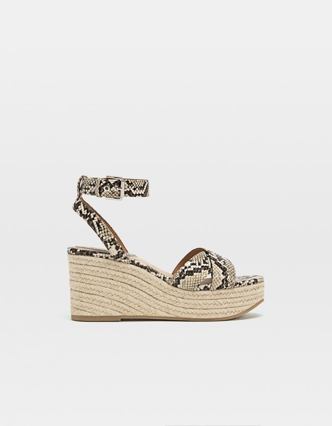 Stradivarius Sleehak Met Dierenprint Dames Parelgrijs 37 stradivarius kopen in de aanbieding Stradivarius Sleehak Met Dierenprint Dames Parelgrijs 37 stradivarius kopen in de aanbieding