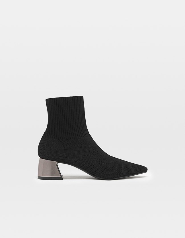 Stradivarius Stretchlaarsje Met Metallic Hak Dames Zwart 37 stradivarius kopen in de aanbieding Stradivarius Stretchlaarsje Met Metallic Hak Dames Zwart 37 stradivarius kopen in de aanbieding