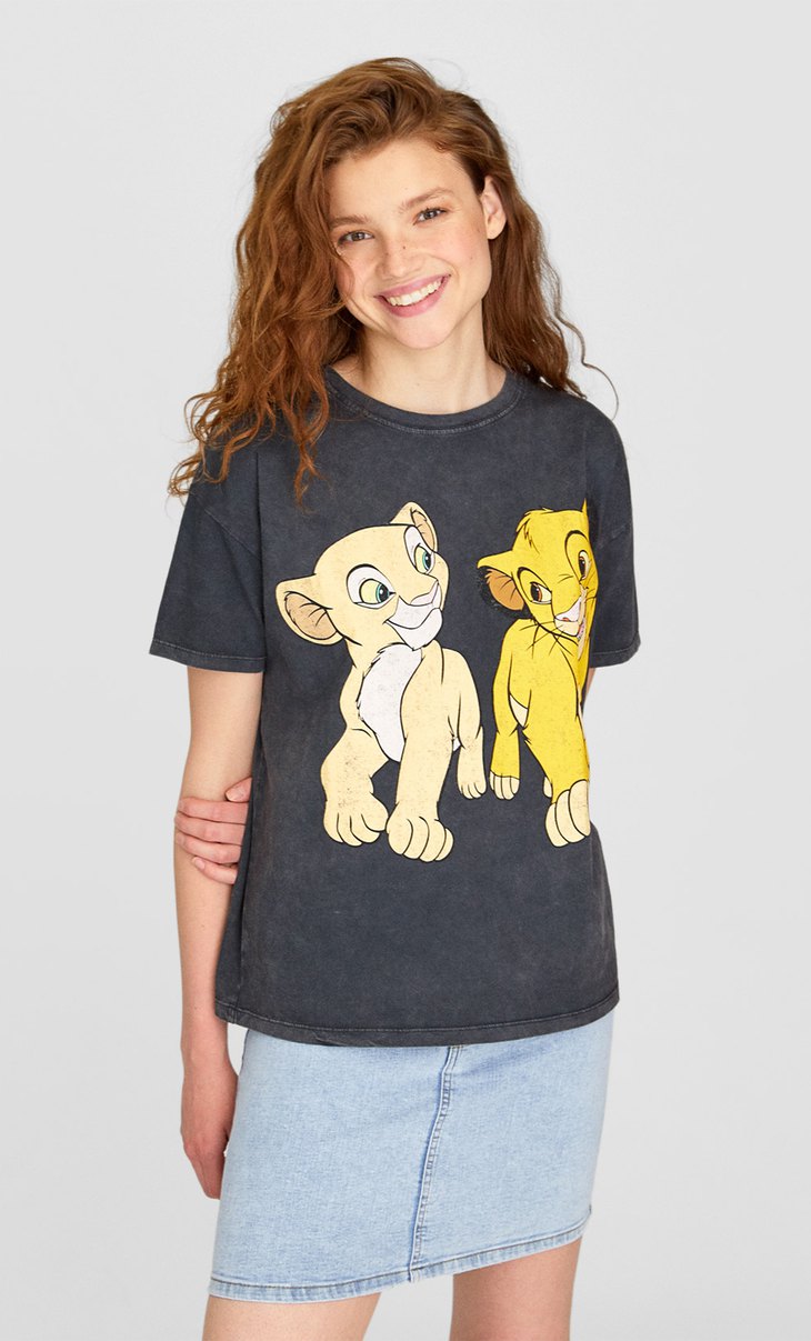 stradivarius lion king shirt