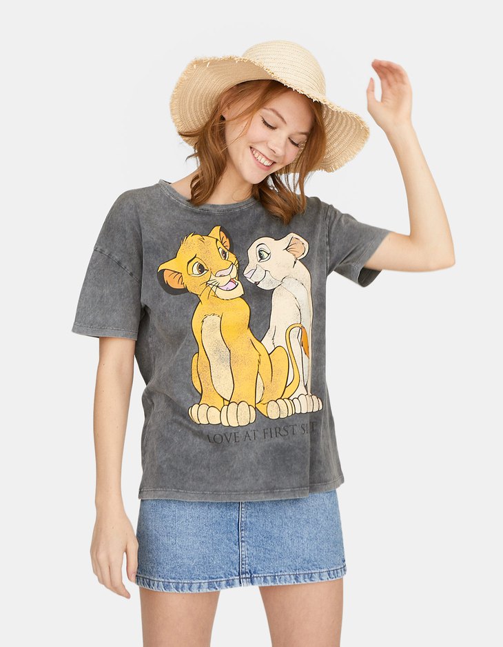 stradivarius lion king shirt