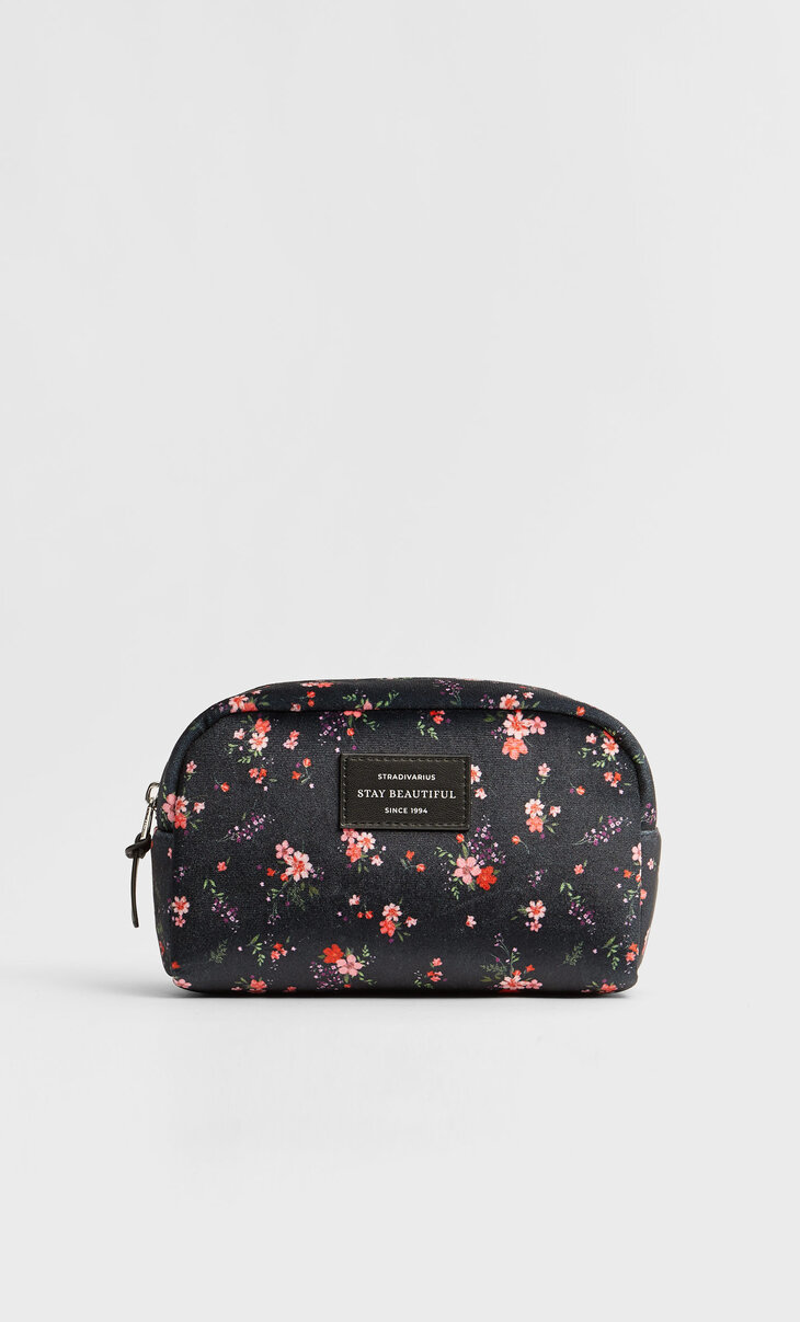 Neceseres Stradivarius 2025