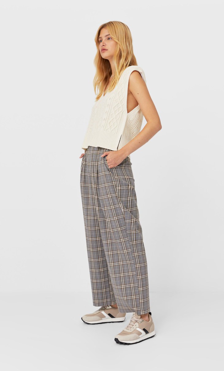 Check Straight Fit Trousers Women S Trousers And Jeans Stradivarius Oman