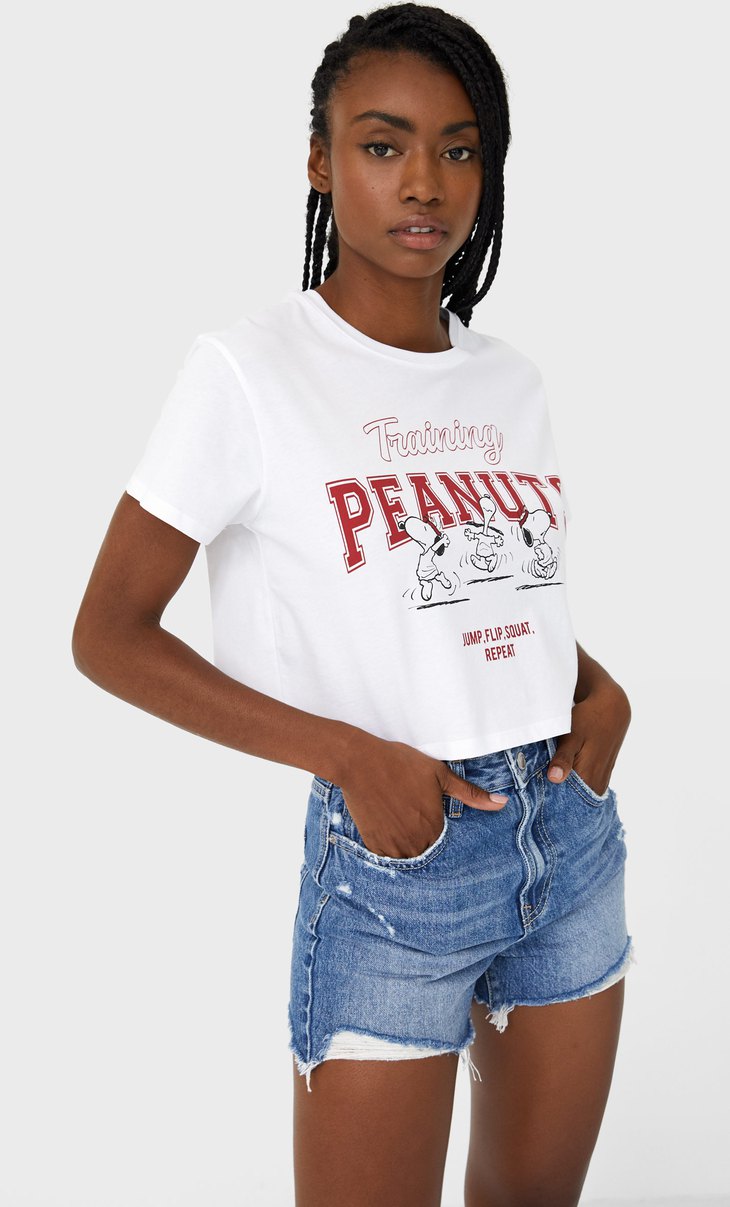camiseta blanca encaje stradivarius