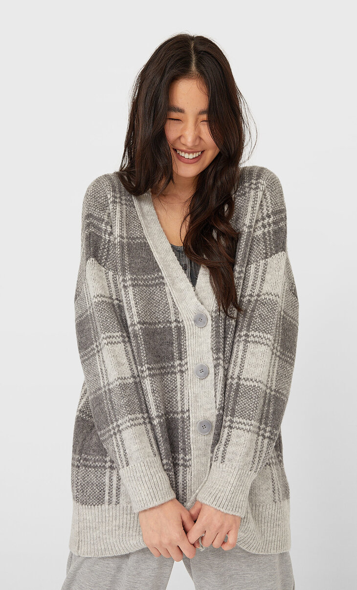 Cardigan Lungo In Maglia A Quadri Moda Da Donna Stradivarius Italia