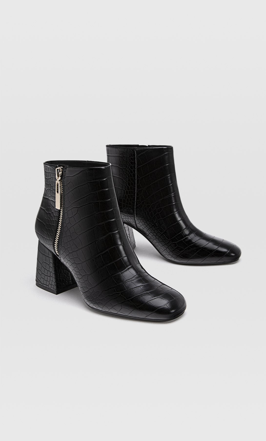 stradivarius chelsea boots