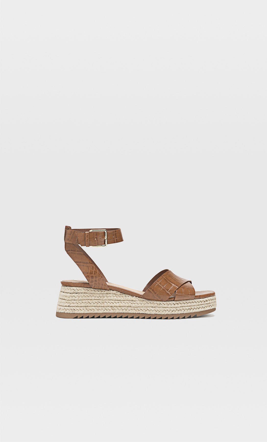 sandales compensées stradivarius