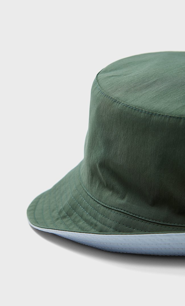 Skoyfia Kai Kapela Gynaikeia Moda Anoi3hs 2020 Stradivarius Greek