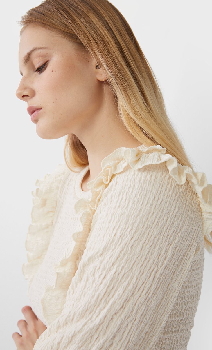 camisa volantes stradivarius