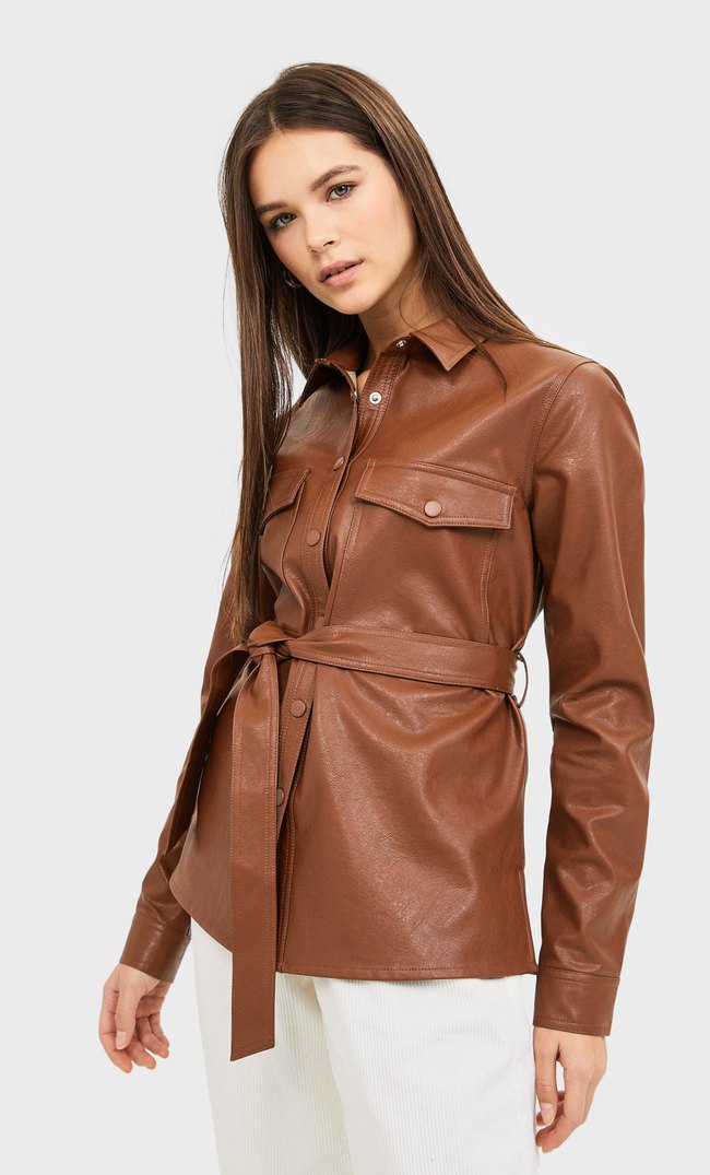Кожаные куртки с поясом женские - фото 2024 года