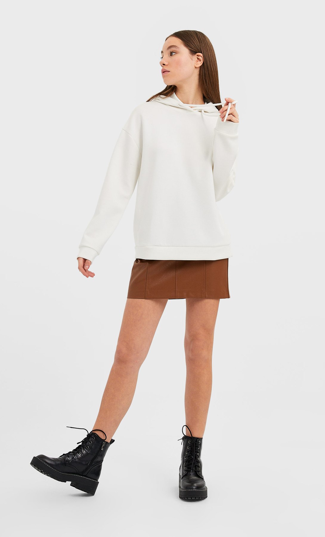 Foyter Basic Me Koykoyla Null Gynaikeia Stradivarius Greek