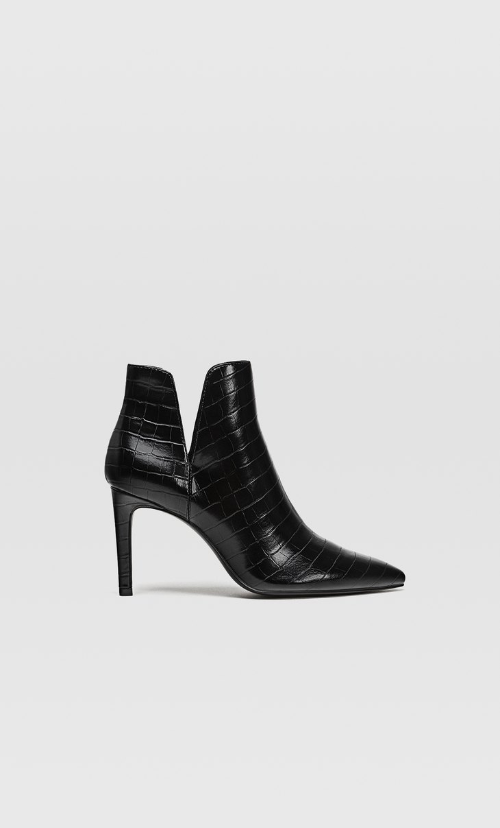 cut out shoe boots
