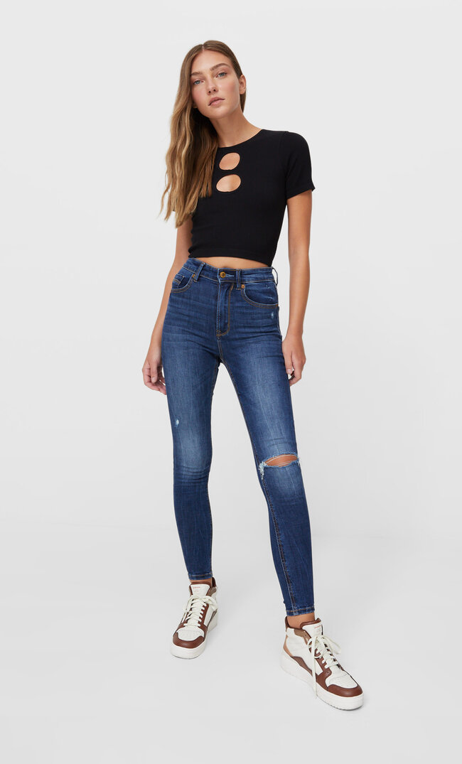 

Stradivarius Regular Waist Skinny-Jeans Verwaschen 48