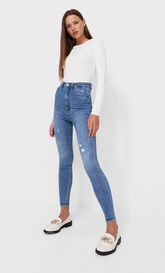 

Stradivarius Jeans Mit Sehr Hohem Bund Und Knopfleiste Denim 178