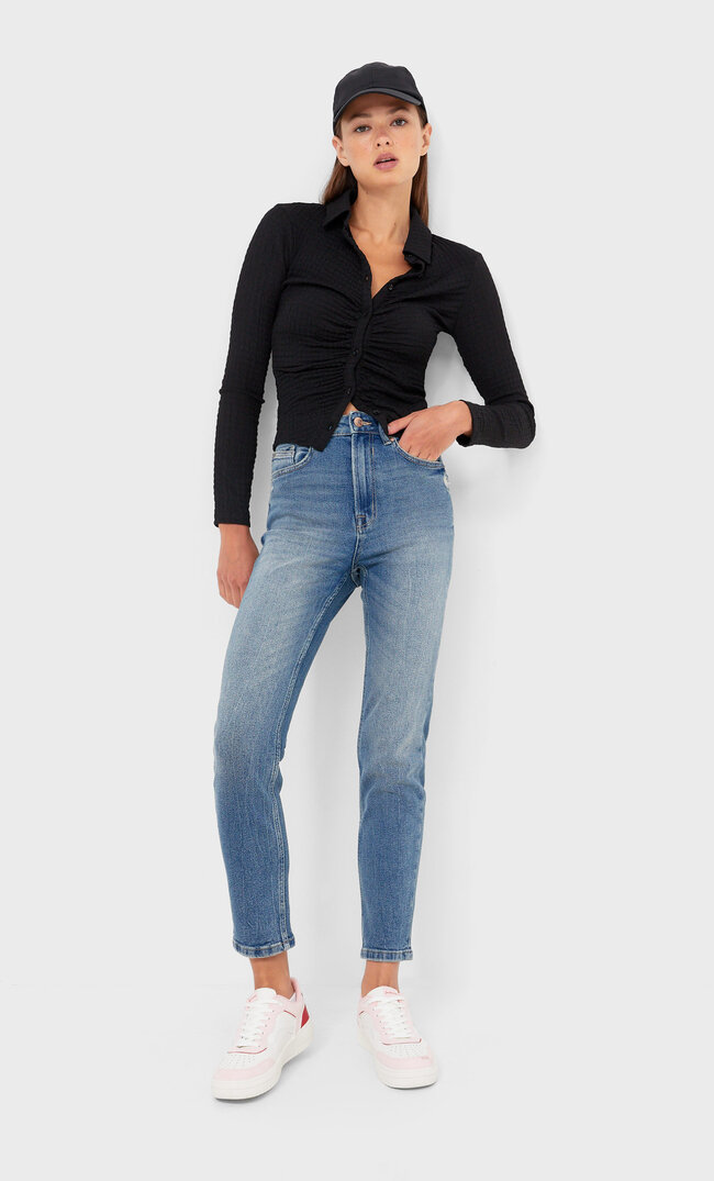 

Stradivarius Jeansy Mom Slim Fit Sprany 38