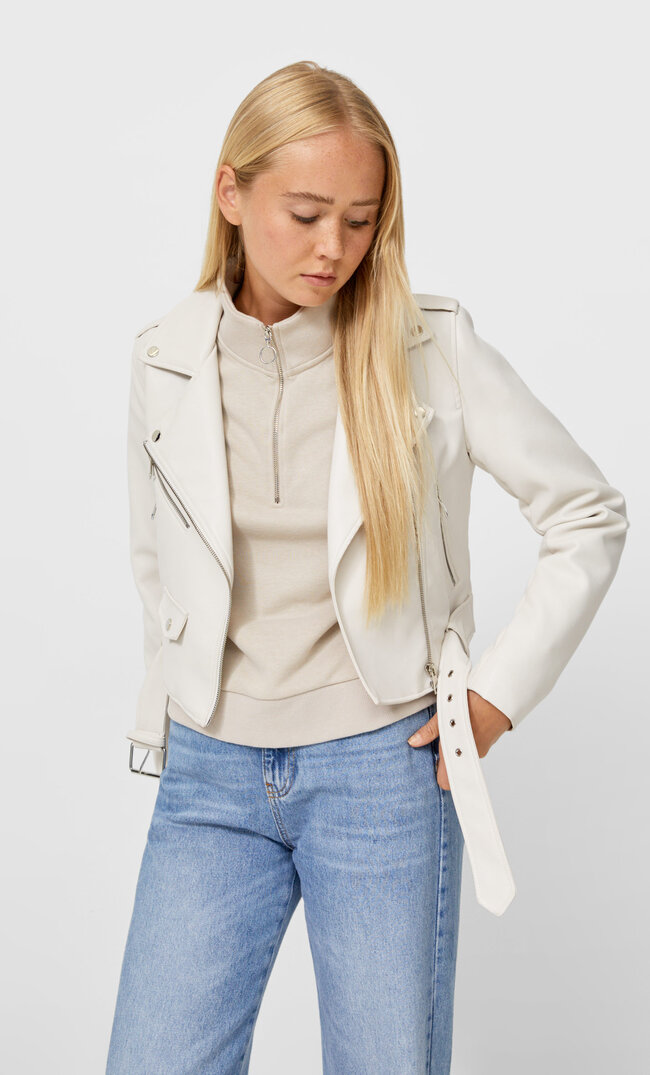 

Stradivarius Bikerjacke Aus Kunstleder Mit Gürtel Ecru S