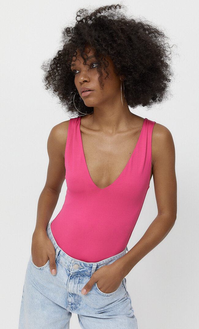 

Stradivarius Body Z Poliamidu Z Dekoltem W Serek Fuksja L