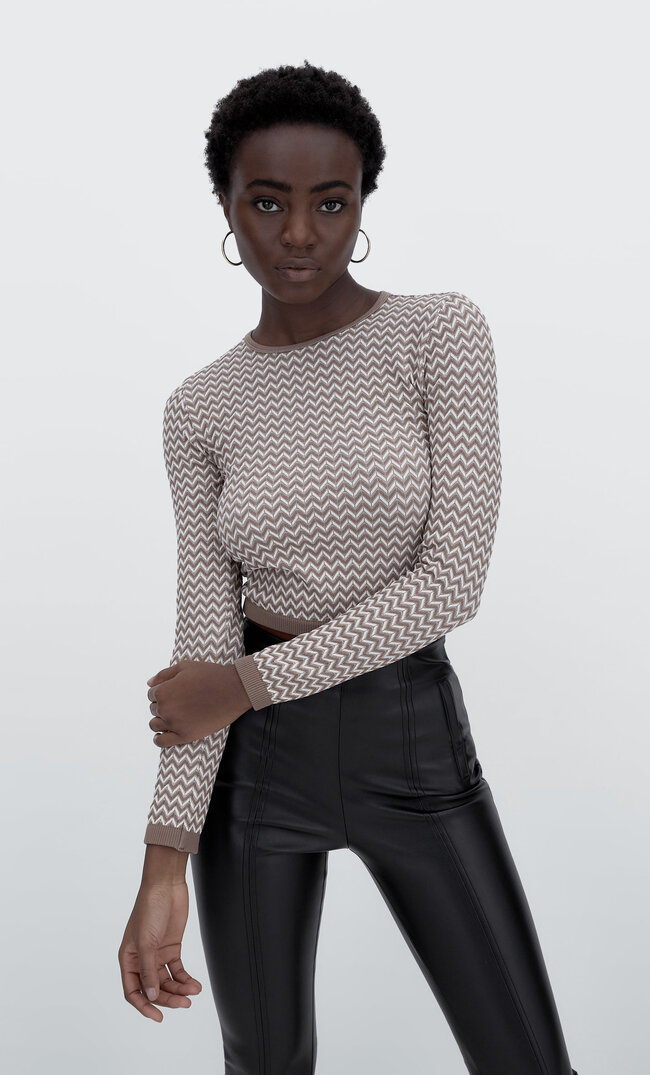 

Stradivarius Nahtloses Shirt Mit Zickzack-Muster Steingrau Xs