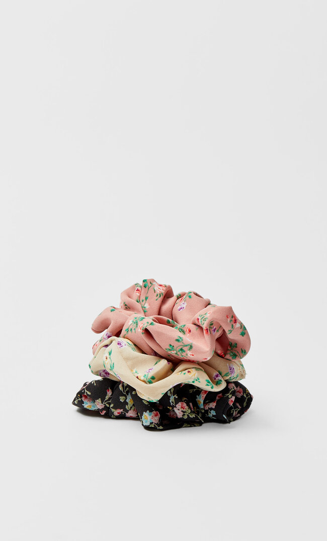 

Stradivarius 3er-Set Haargummis Mit Blumen Schwarz 103